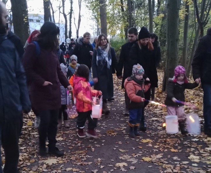 Fröhliches Laternenleuchten