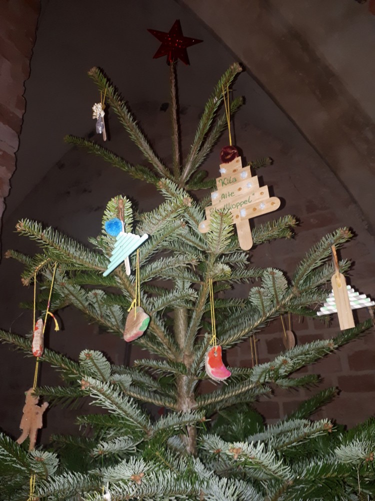 Unser erster Weihnachtsbaum im Rathauskeller